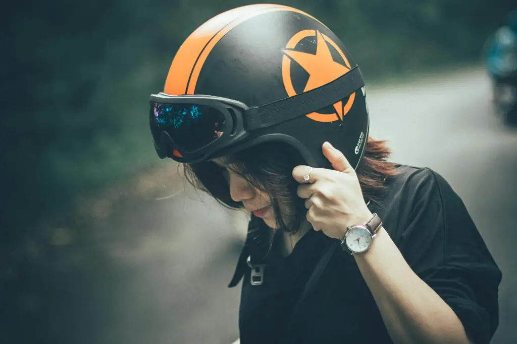 How Tight Should a Motorcycle Helmet Be 