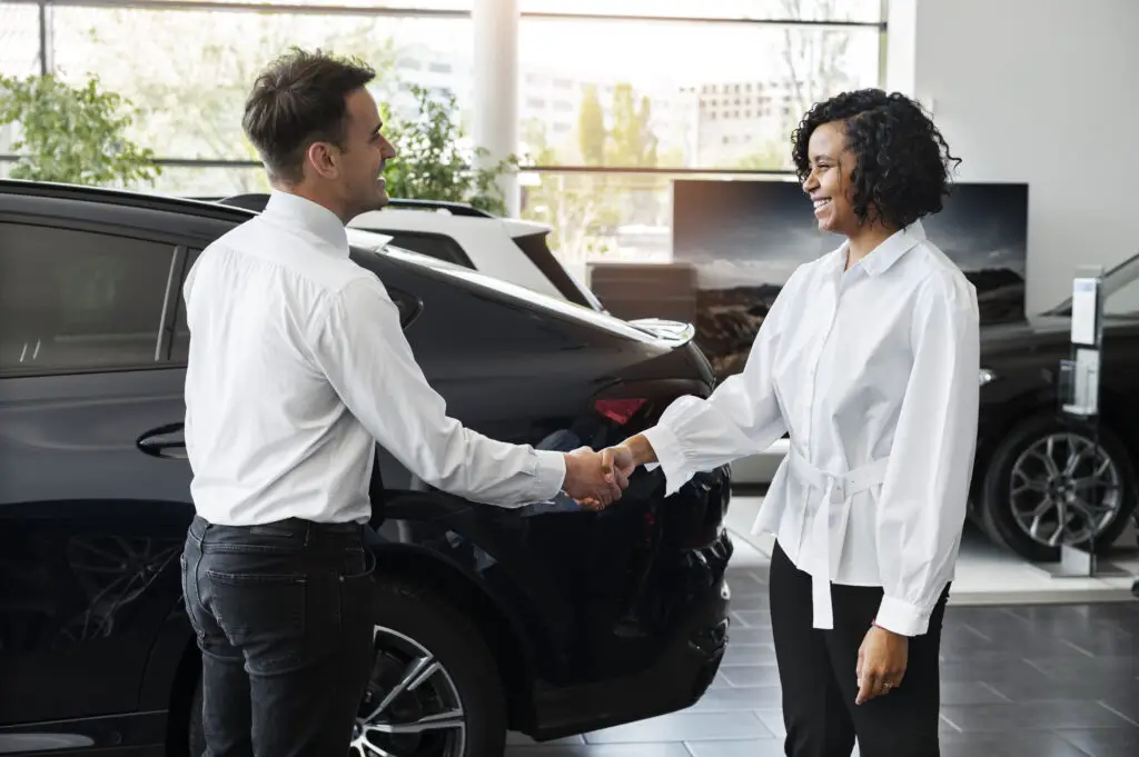 Are car dealerships open on sundays?